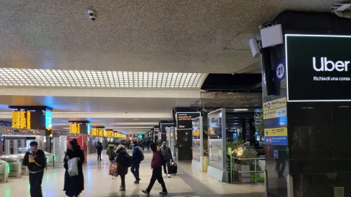 Rome train station DAS IBC panel antennas